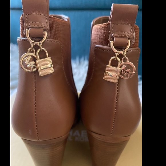 Michael Kors Jillian Bootie Leather - Picture 4 of 4